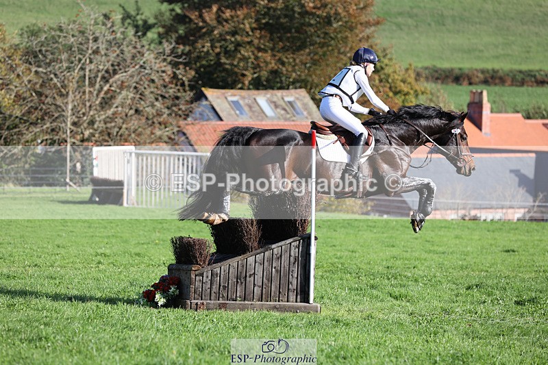 241025-111124-06430 - 012-Mollie.Summerland-SKITTEL.D'EKWI