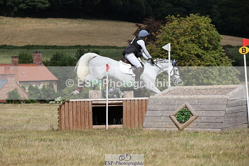 250802A-144859-05136 - D-157-Caitlin.Wright-BEAU.CRUISING.CLOVER