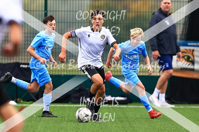 1DX31353 - 2025-10-12 FC Abbey Meads U15 Blue V Hungerford Town Juniors U15 Black