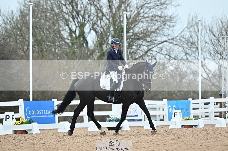 250214-095220-00712 - 228-Louise.Hutchinson-Shovern.Noire