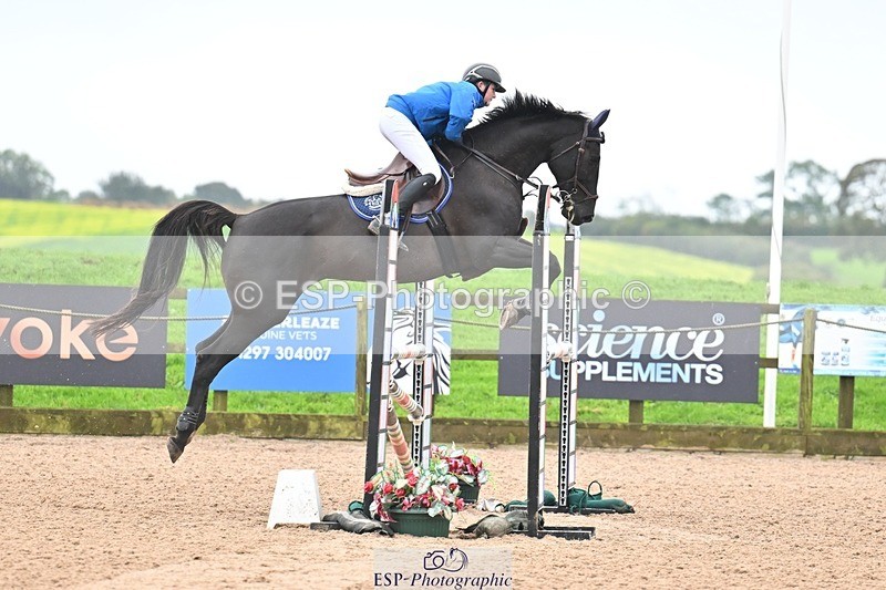 251003-114909-00569 - Cls 2 Newcomers and 1.10m