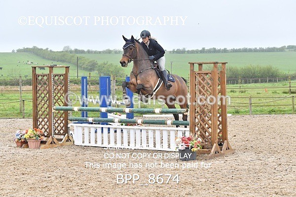 BPP_8674 - CLASS 24 SUN Senior BritiNovice/ 90cm Open