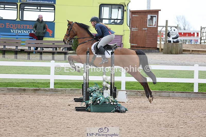 240406A-112439-03051 - Cls 20 British Novice and 90cm Open