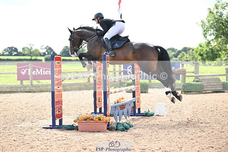 240913A-133419-04568 - Cls 15 Snr Foxhunter