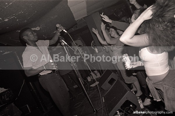 02 - Friends-&-Family @ the-roadhouse 27.09.01