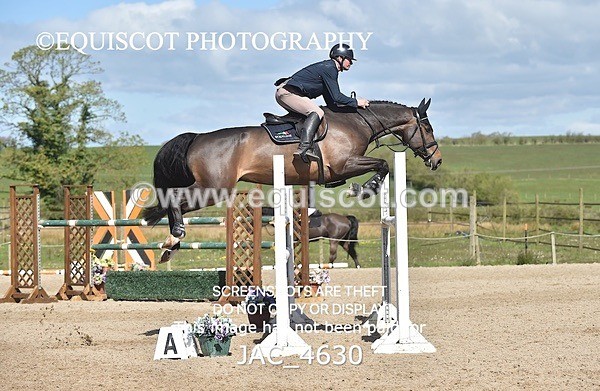 JAC_4630 - CLASS 11 SAT Andrew Hamilton Coach, RHS Foxhunter Championship Qualifier