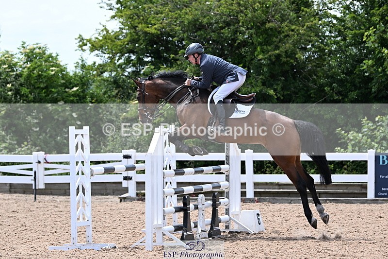 240619A-140618-00398 - Cls 4 Snr Newcomers and 1.10m Open