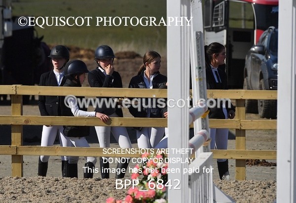 BPP_6842 - CLASS 14 SUN Springboard 128cm/ 138cm Restricted Handicap