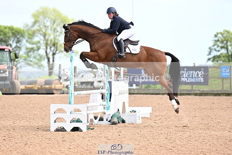 260513B-150450-01212 - Cls 6 Snr Fox and 1.20m Open