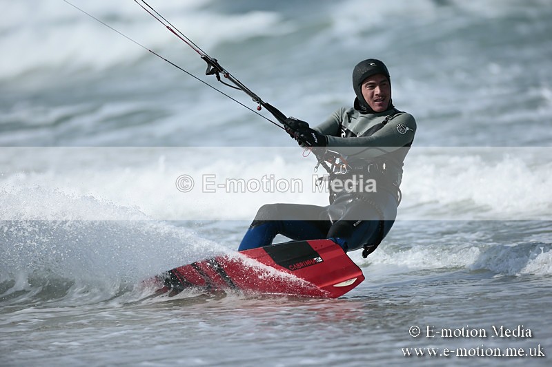 KS 020413-98 - Kite Surfing