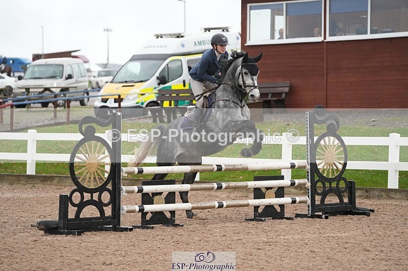 251109-083753-03044 - Cls 15 British Novice and 90cm Open