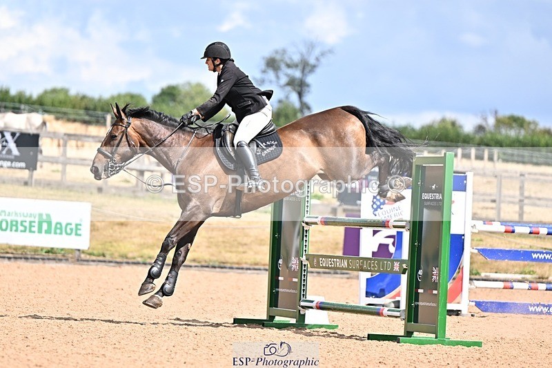 260819-143731-01158 - Cls 6 Foxhunter and 1.20m