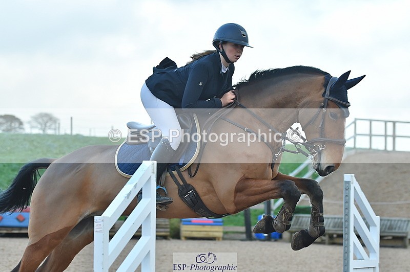 231119A-150142-06351 - Sun Cls 11-13 Children on Horses 90cm, 1m & 1.10m
