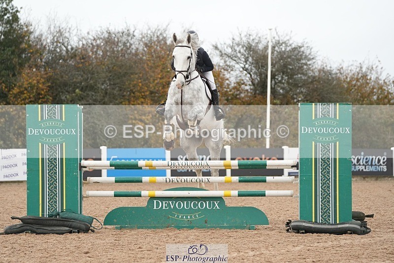 251109-102422-03363 - Cls 19 Snr 1.05m Open