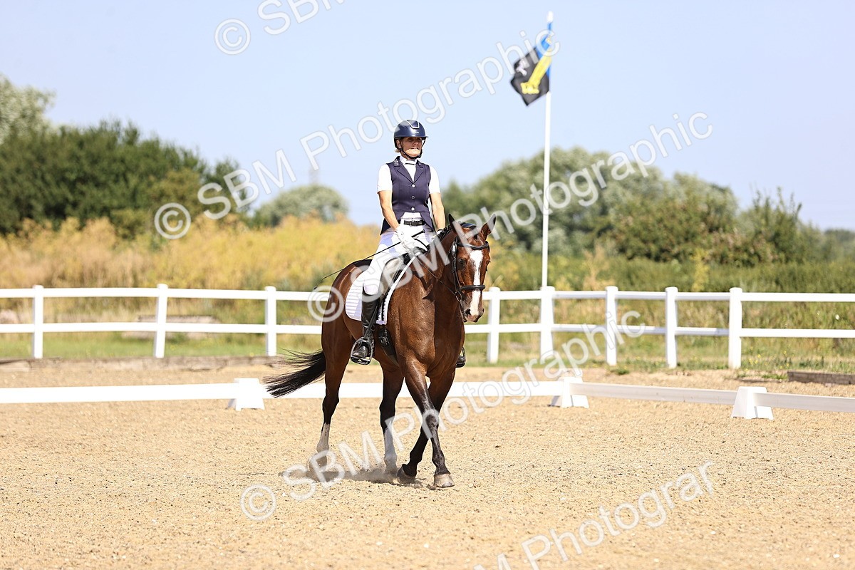 SBM_009364 - Novice 5 - 9.50-10.53
