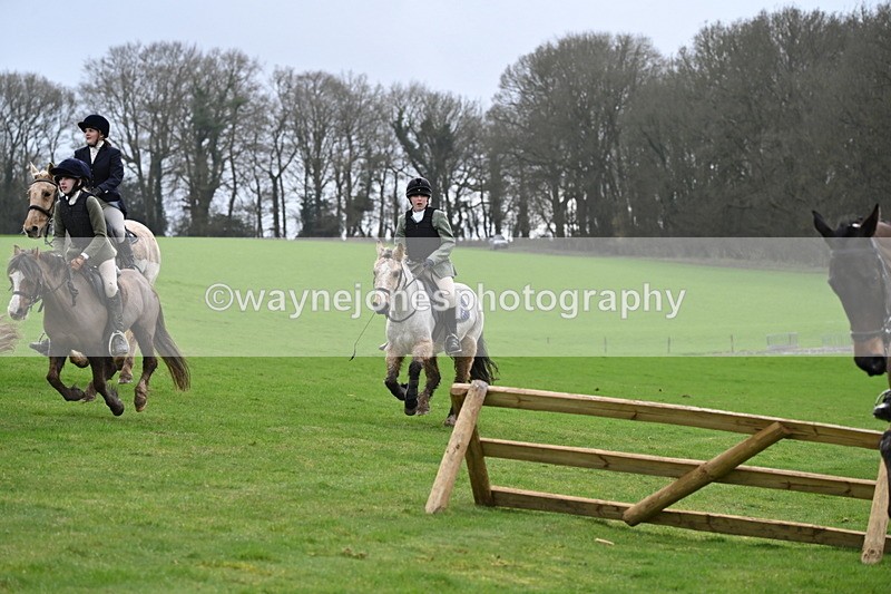 WJ6_9171 - Line Three