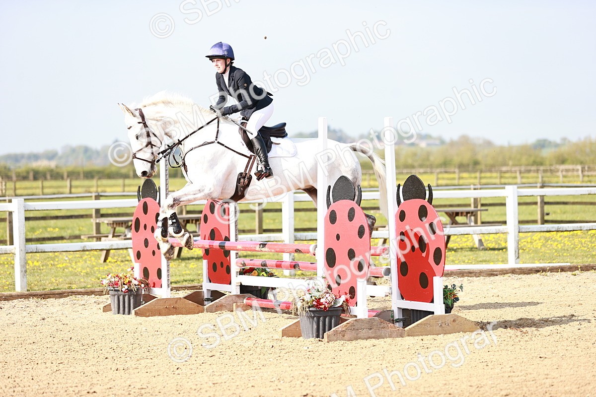  - Class 21 - Senior British Novice - 90cm