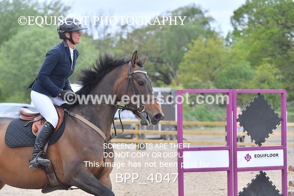 BPP_4047 - CLASS 4 Senior BritiNovice/ 90cm Open