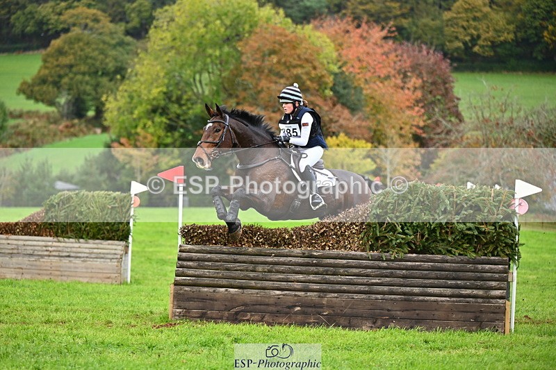 251025A-111136-18305 - E-385-Delilah.Wood