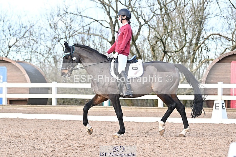 241214-122229-01586 - 132-Alys.Matravers-VORVASHILL.VERTIGO