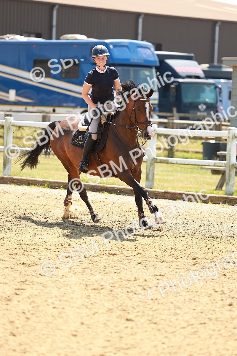SBM_001407 - Class 4 - Senior Newcomers - 1.10m