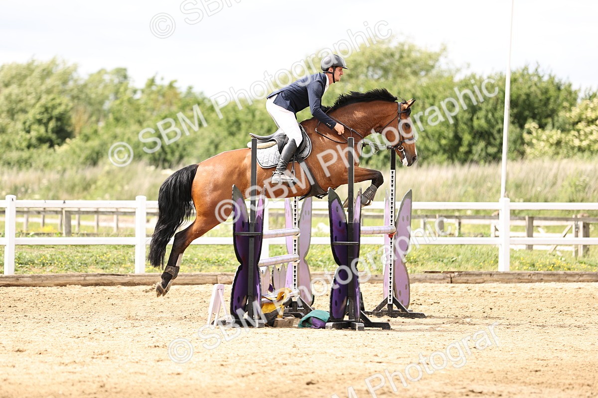 SBM_003440 - Class 11 - Senior Newcomers - 1.10m