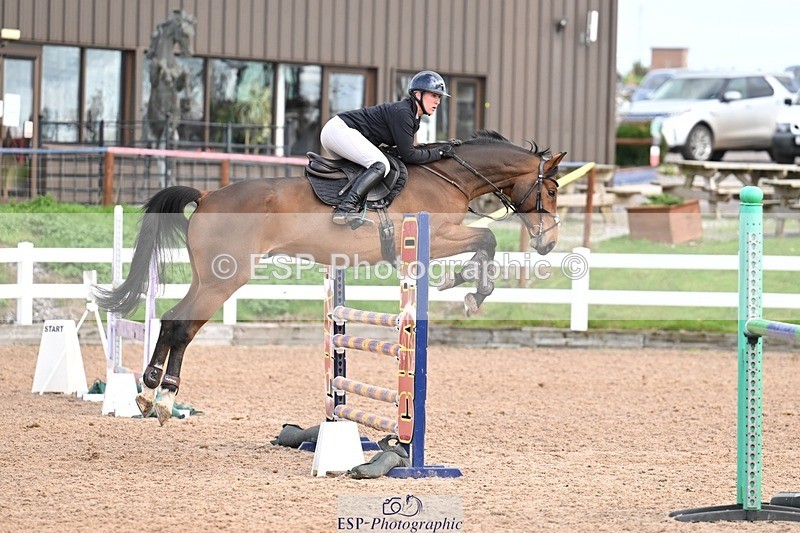 251022-130305-00473 - Cls 4 Snr Newcomers 1.10m