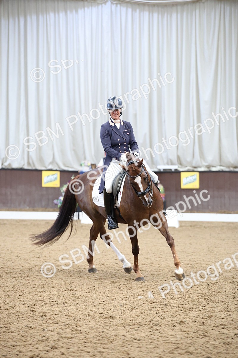 SBM_004843 - Class 9 - FEI Inter 1 Gold - 16.59-17.47
