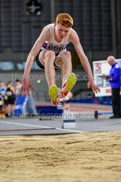 AgeInd25SAT-910487 - Field Male