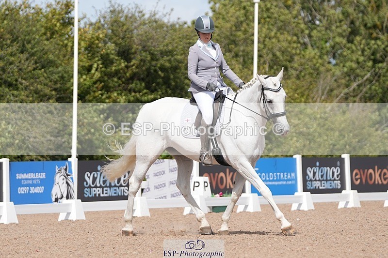 250906-122620-02341 - 070-Charlotte.DoreyDeards.Silver.Bounce