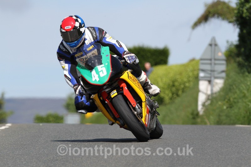 Michael Russell Kawasaki / TrackElectronics - Bikenation Lightweight TT