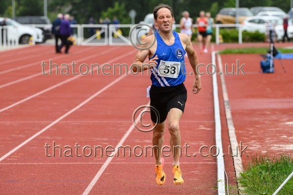 ComMast25-929793 - Track Male Set One