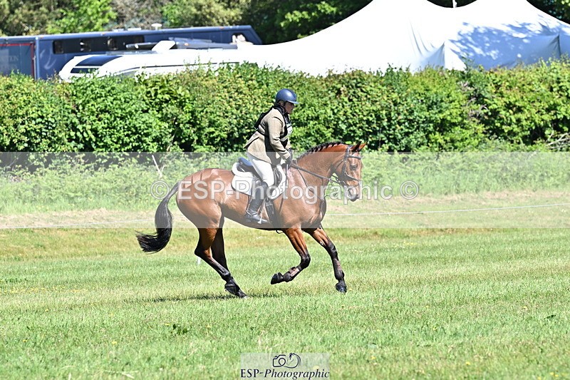 250522B-104219-01629 - 106-THE.CHAMPAGNE.LADY-Charlotte.Rowe