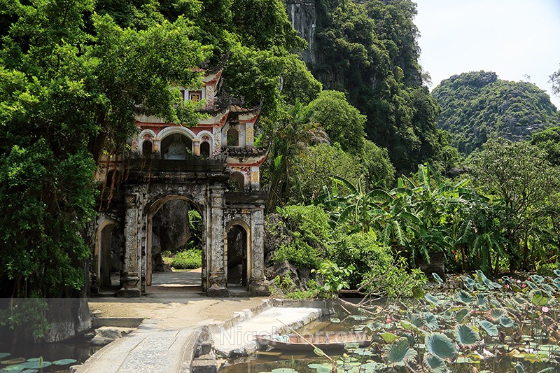 Entrance to Bich Dong pagoda, Tam Coc, Ninh Binh, Vietnam - Vietnam