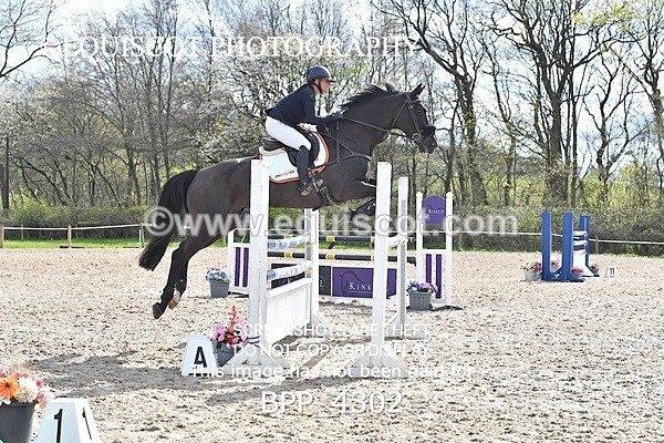 BPP_4302 - CLASS 8 FRI Senior Foxhunter/ 1.20m Open
