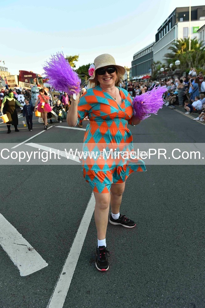 SH4_3678 - Carnival Procession.