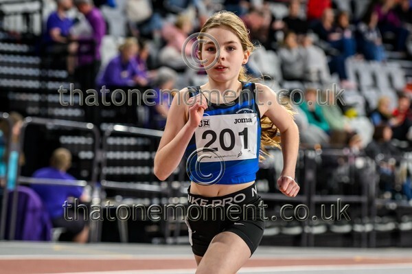 AgeInd25SUN-914537 - Track Female Set Two