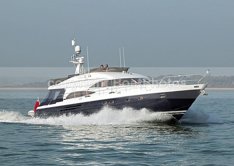 081011 LIQUIDATOR 8CDX1034 - Flybridge Cruisers