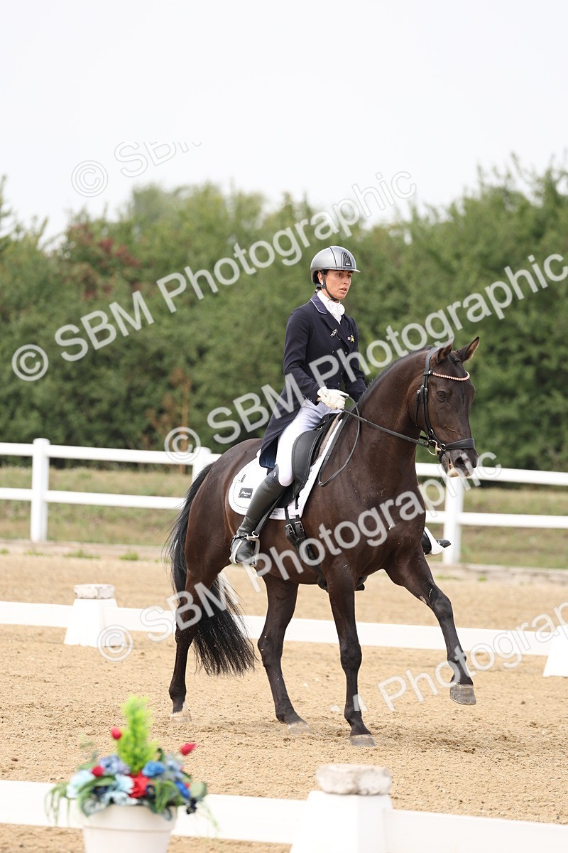 SBM_007575 - Class 9 - FEI INT I - 14.57-15.45