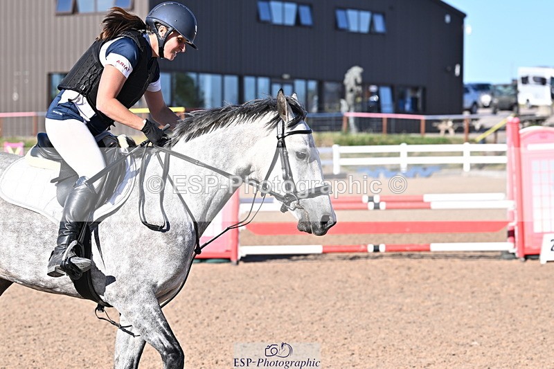 250708A-181621-00455 - 90cm Classes