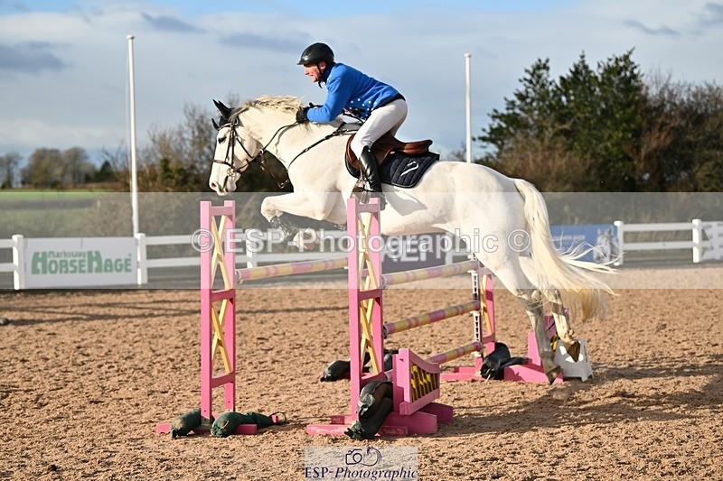 241208-133832-01823 - Cls 21 Newcomers and 1.10m Open