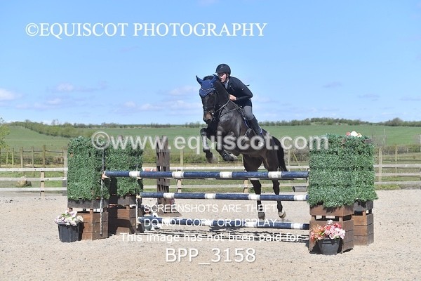 BPP_3158 - CLASS 14  Senior Newcomers/ 1.10m Open
