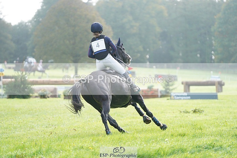 231020-101044-06057 - 004-CARTOON.HERO-Sophie.Wildern-XC