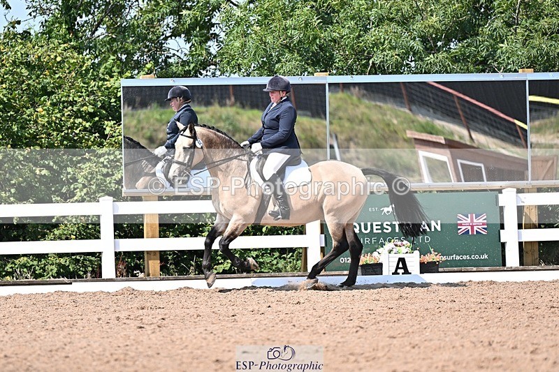 250816-121456-03959 - 082-Sarah.DavisWinston.Classic.Gold