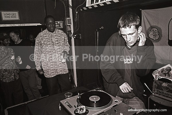 08 - Friends-&-Family @ the-roadhouse 19.04.03