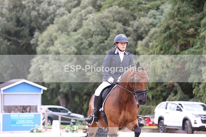 230812-142735-04422 - Cls 5 Novice Bronze 13.40 to 14.45 break