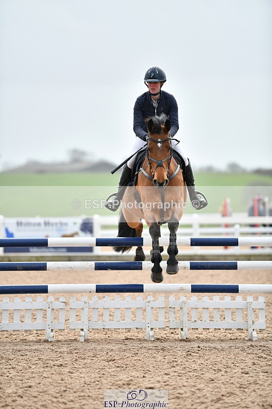 240124A-123633-00490 - Cls 3 Newcomers & 1.10m Open