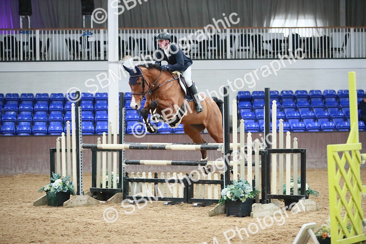SBM_001099 - Class 4 - Senior Newcomers - 1.10m Open