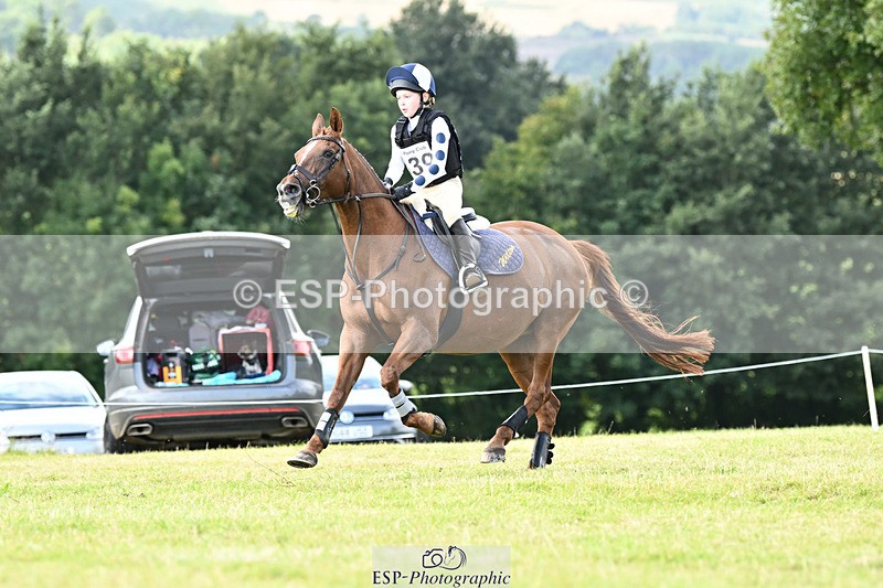 240825X-114430-32101 - 70cm XC 11.00 to 12.00