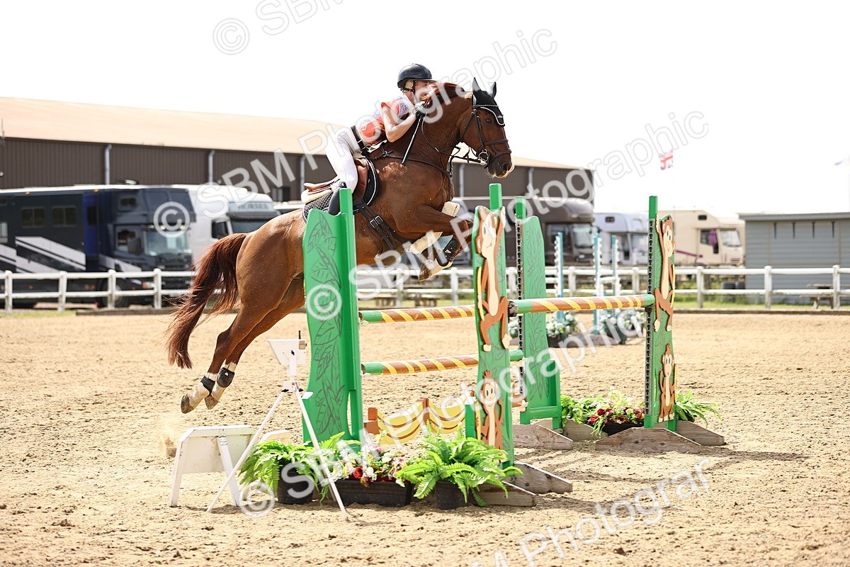 SBM_000465 - Class 15 - Redpost Equestian Senior Foxhunter - 1.20m